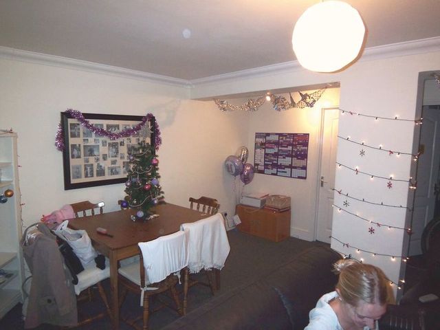  Image of 6 bedroom Terraced house to rent in Cherrywood Avenue Englefield Green Egham TW20 at Cherrywood Avenue Englefield Green Egham, TW20 0TE