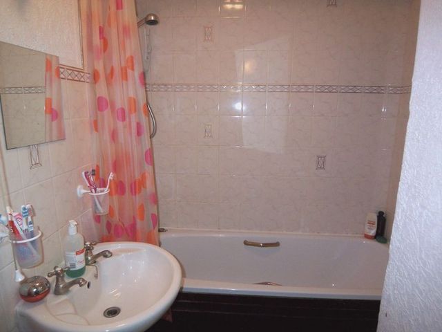  Image of 6 bedroom Terraced house to rent in Cherrywood Avenue Englefield Green Egham TW20 at Cherrywood Avenue Englefield Green Egham, TW20 0TE