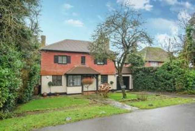  Image of 4 bedroom Detached house for sale in Chess Hill Loudwater Rickmansworth WD3 at Loudwater  Rickmansworth, WD3 4HS