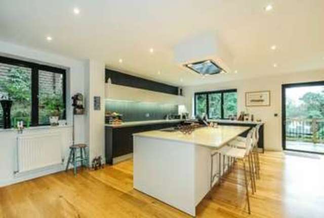  Image of 4 bedroom Detached house for sale in Chess Hill Loudwater Rickmansworth WD3 at Loudwater  Rickmansworth, WD3 4HS