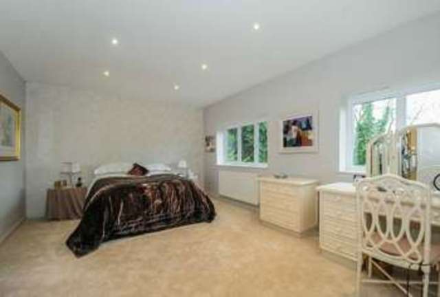  Image of 4 bedroom Detached house for sale in Chess Hill Loudwater Rickmansworth WD3 at Loudwater  Rickmansworth, WD3 4HS