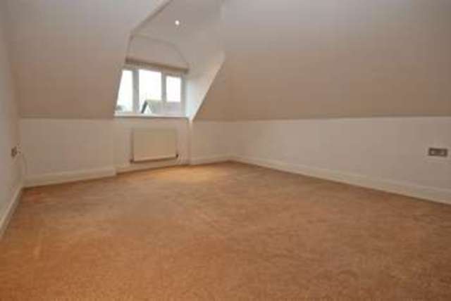  Image of 2 bedroom Flat for sale in Chessel Avenue Pokesdown Bournemouth BH5 at Chessel Avenue  Boscombe Manor, BH5 1LQ