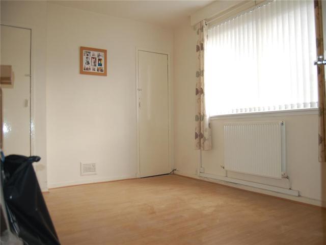  Image of 3 bedroom Flat to rent in Chesters Crescent Motherwell ML1 at Motherwell North Lanarkshire North Lanarkshire, ML1 3QU