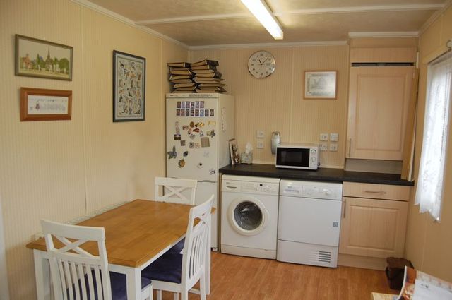  Image of 4 bedroom Retirement Property for sale in Chestnut Close Pine View Park Maulden Bedford MK45 at Chestnut Close Pine View Park Maulden, MK45 2FR