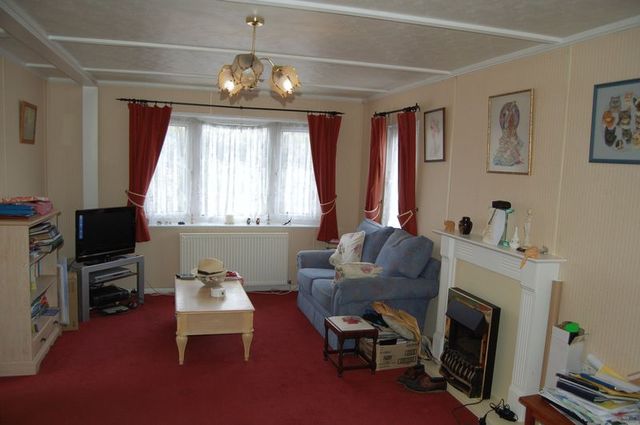  Image of 4 bedroom Retirement Property for sale in Chestnut Close Pine View Park Maulden Bedford MK45 at Chestnut Close Pine View Park Maulden, MK45 2FR
