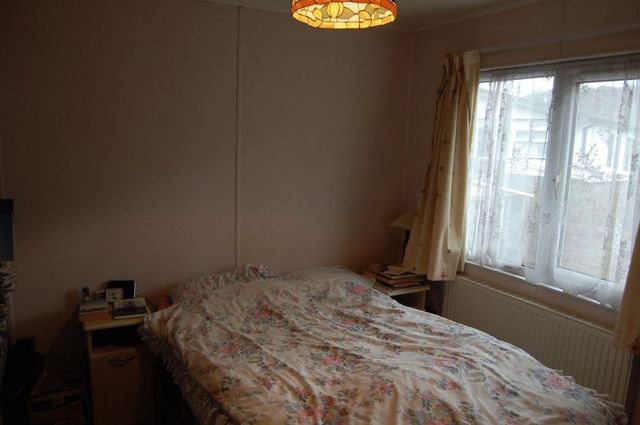  Image of 4 bedroom Retirement Property for sale in Chestnut Close Pine View Park Maulden Bedford MK45 at Chestnut Close Pine View Park Maulden, MK45 2FR