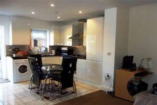  Image of Flat to rent in Rowden Park Gardens London E4 at London, E4 9AH