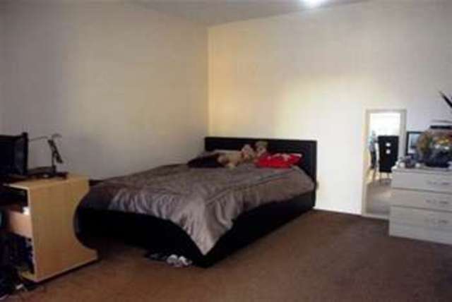  Image of Flat to rent in Rowden Park Gardens London E4 at London, E4 9AH