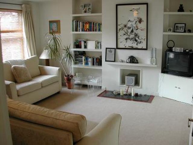  Image of 2 bedroom Flat for sale in Chivalry Road London SW11 at Chivalry Road  London, SW11 1HT