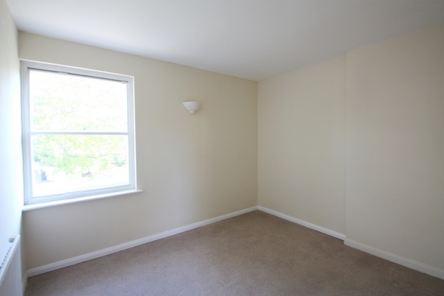  Image of 2 bedroom Flat for sale in Chivalry Road London SW11 at Chivalry Road  London, SW11 1HT