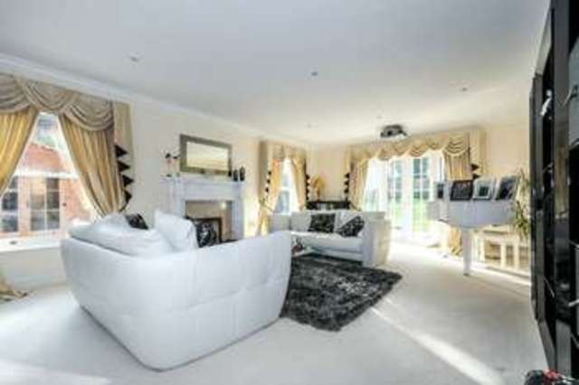  Image of 5 bedroom Detached house for sale in Chorleywood Road Loudwater Rickmansworth WD3 at Rickmansworth, WD3 4EY