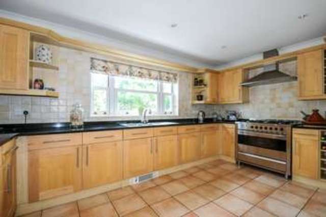  Image of 5 bedroom Detached house for sale in Chorleywood Road Loudwater Rickmansworth WD3 at Rickmansworth, WD3 4EY