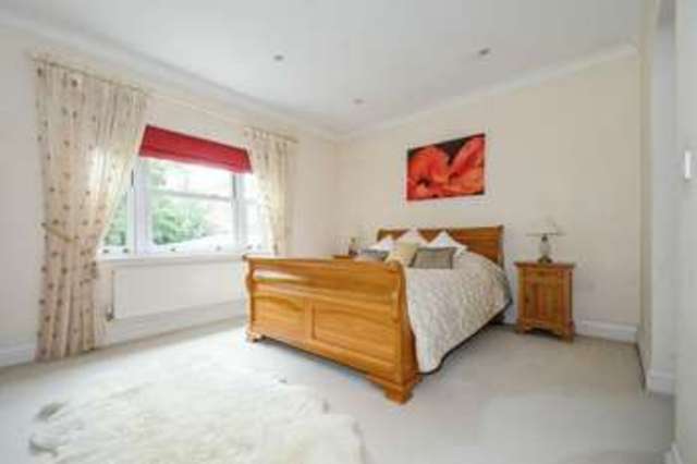  Image of 5 bedroom Detached house for sale in Chorleywood Road Loudwater Rickmansworth WD3 at Rickmansworth, WD3 4EY