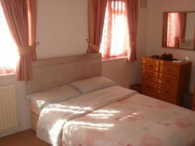  Image of 2 bedroom Flat to rent in Church Lane London NW9 at Church Lane  London, NW9 8AA