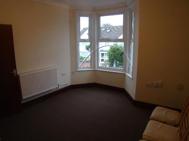  Image of 3 bedroom Flat to rent in Church Road London E10 at London, E10 7BH