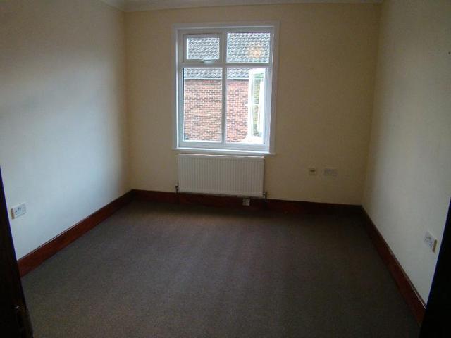  Image of 3 bedroom Flat to rent in Church Road London E10 at London, E10 7BH