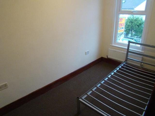  Image of 3 bedroom Flat to rent in Church Road London E10 at London, E10 7BH