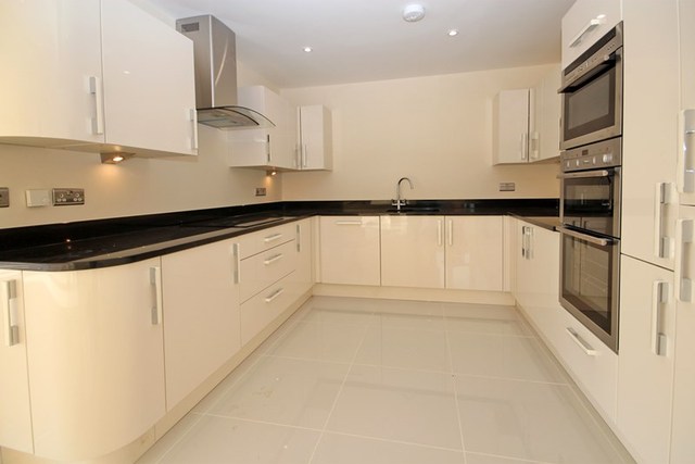  Image of 3 bedroom Penthouse for sale in Church Road Southbourne Bournemouth BH6 at Church Road Southbourne Bournemouth, BH6 4AS