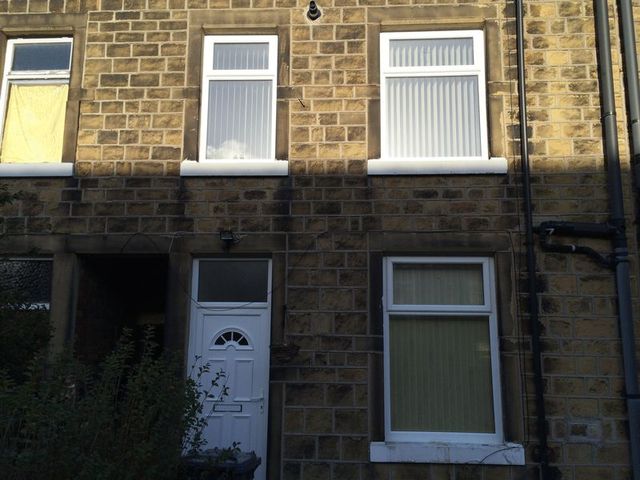  Image of 3 bedroom Terraced house to rent in Church Street Crosland Moor Huddersfield HD4 at Church Street Crosland Moor Huddersfield, HD4 5DQ