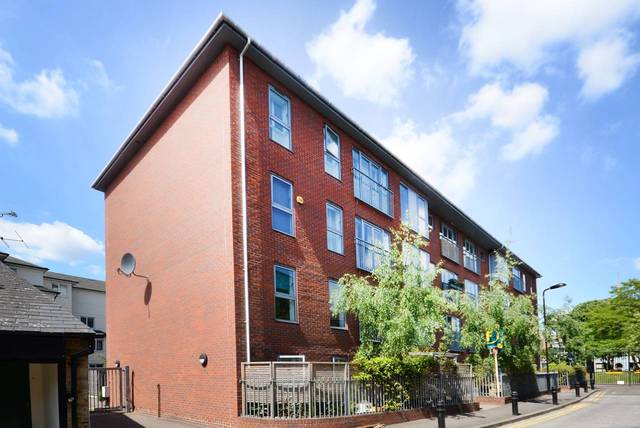  Image of 2 bedroom Flat for sale in Church Walk London N16 at Church Walk  Stoke Newington, N16 8QA