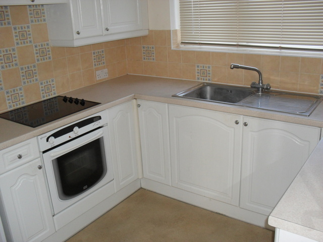  Image of 2 bedroom Flat to rent in Parkstone Road Parkstone Poole BH15 at 39-41 Parkstone Road  Longfleet, BH15 2NY