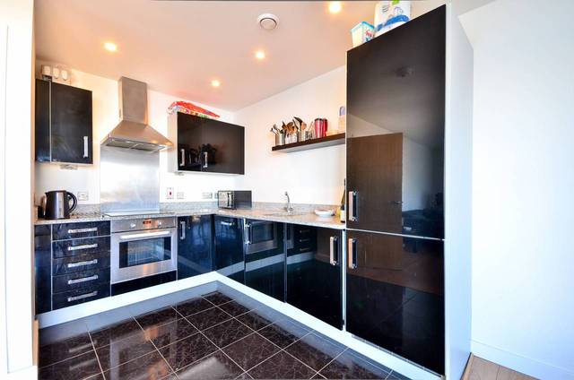  Image of 3 bedroom Flat for sale in Barge Walk London SE10 at City Peninsula  Greenwich, SE10 0FN
