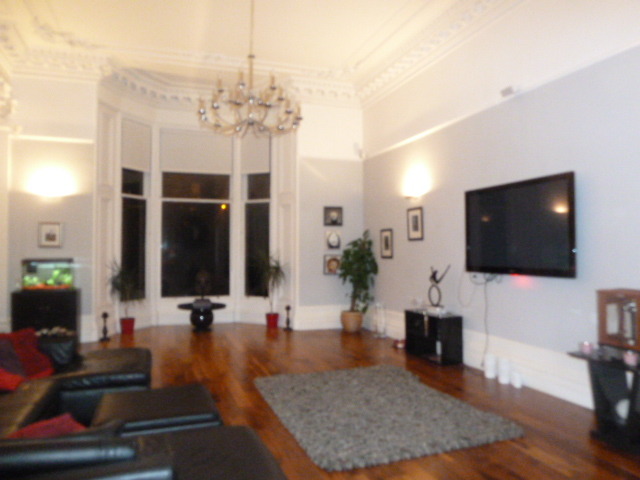  Image of 4 bedroom Flat to rent in Clairmont Gardens Glasgow G3 at Park Glasgow Glasgow, G3 7LW