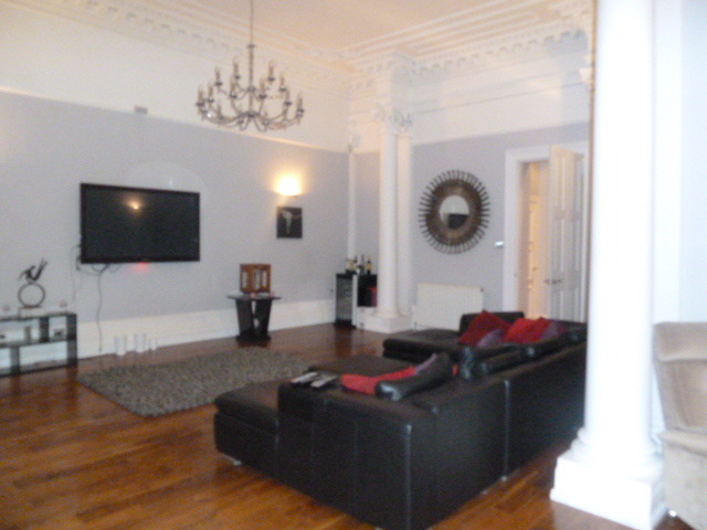  Image of 4 bedroom Flat to rent in Clairmont Gardens Glasgow G3 at Park Glasgow Glasgow, G3 7LW
