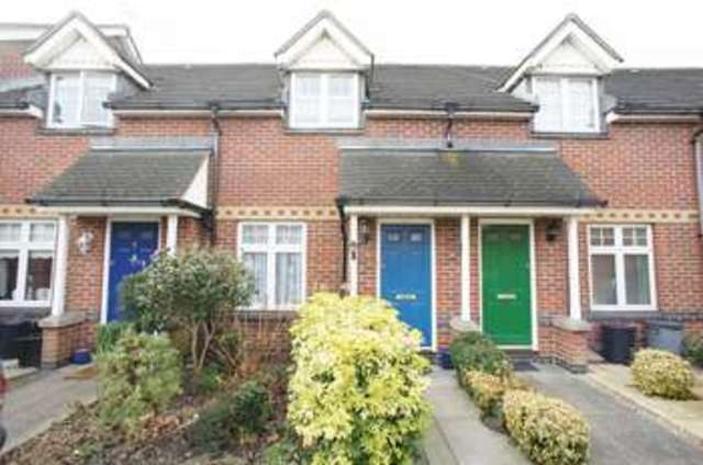  Image of 2 bedroom Terraced house for sale in Claremont Close Westcliff-on-Sea SS0 at Claremont Close  Westcliff-On-Sea, SS0 7UA