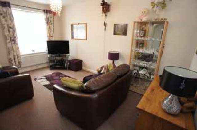  Image of 2 bedroom Terraced house for sale in Claremont Close Westcliff-on-Sea SS0 at Claremont Close  Westcliff-On-Sea, SS0 7UA