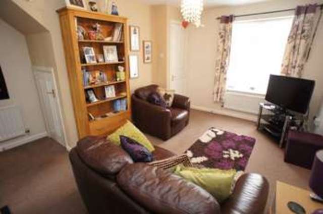  Image of 2 bedroom Terraced house for sale in Claremont Close Westcliff-on-Sea SS0 at Claremont Close  Westcliff-On-Sea, SS0 7UA
