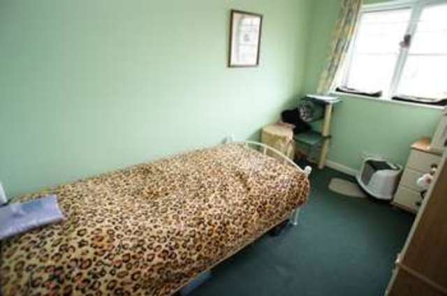  Image of 2 bedroom Terraced house for sale in Claremont Close Westcliff-on-Sea SS0 at Claremont Close  Westcliff-On-Sea, SS0 7UA