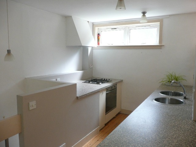  Image of 2 bedroom Terraced house to rent in Clarence Drive Glasgow G12 at Hyndland Glasgow Glasgow, G12 9QX