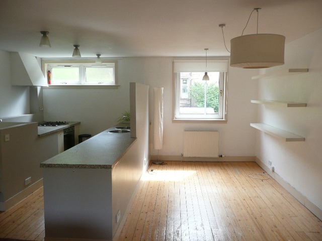  Image of 2 bedroom Terraced house to rent in Clarence Drive Glasgow G12 at Hyndland Glasgow Glasgow, G12 9QX
