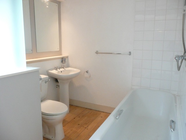  Image of 2 bedroom Terraced house to rent in Clarence Drive Glasgow G12 at Hyndland Glasgow Glasgow, G12 9QX