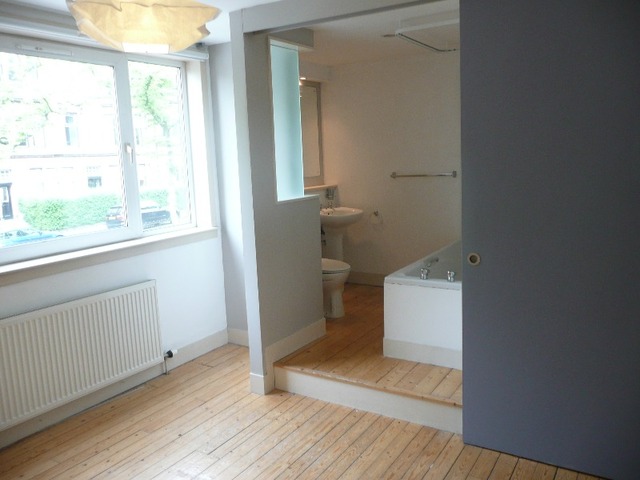  Image of 2 bedroom Terraced house to rent in Clarence Drive Glasgow G12 at Hyndland Glasgow Glasgow, G12 9QX
