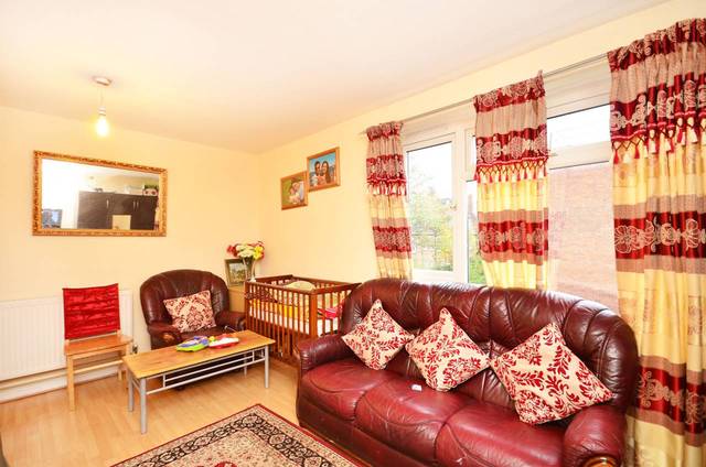  Image of 3 bedroom Flat for sale in Clarence Road London E5 at Clarence Road, Lower Clapton  Lower Clapton, E5 8DX
