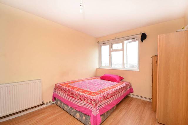  Image of 3 bedroom Flat for sale in Clarence Road London E5 at Clarence Road, Lower Clapton  Lower Clapton, E5 8DX