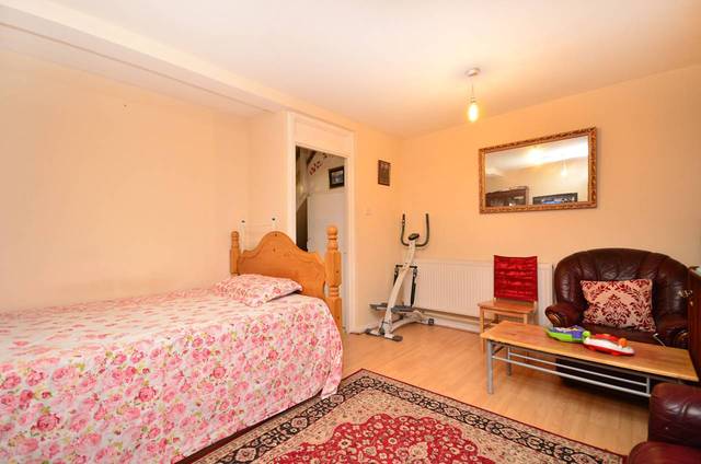 Image of 3 bedroom Flat for sale in Clarence Road London E5 at Clarence Road, Lower Clapton  Lower Clapton, E5 8DX