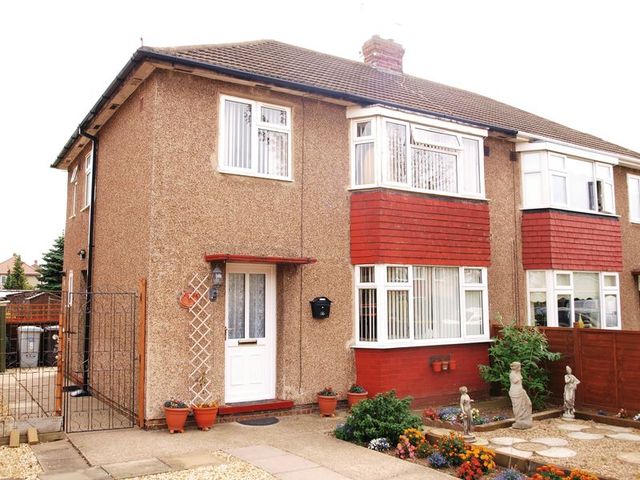  Image of 3 bedroom Semi-Detached house for sale in Clarke Avenue Newark NG24 at Clarke Avenue  Newark, NG24 4NY