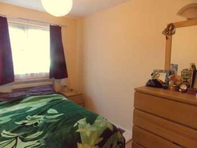  Image of 1 bedroom Flat to rent in Clarkes Drive Uxbridge UB8 at Clarkes Drive  Uxbridge, UB8 3UJ