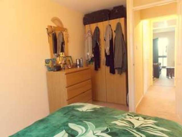  Image of 1 bedroom Flat to rent in Clarkes Drive Uxbridge UB8 at Clarkes Drive  Uxbridge, UB8 3UJ