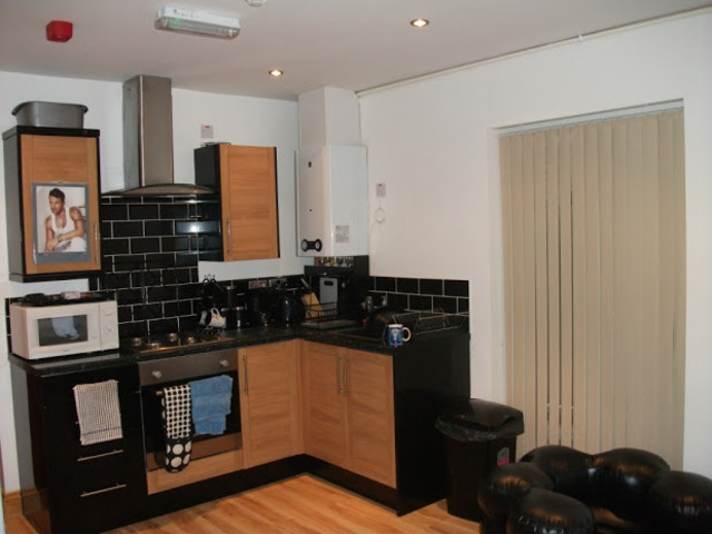  Image of 3 bedroom Apartment to rent in Claude Road Cardiff CF24 at Claude Road  Cardiff, CF24 3QB