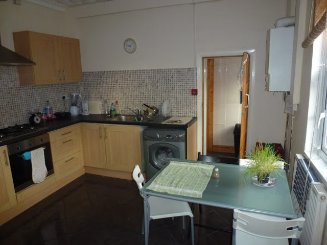  Image of 3 bedroom Terraced house to rent in Claude Road Cardiff CF24 at Claude Road  Cardiff, CF24 3QB
