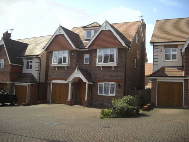  Image of 6 bedroom Detached house for sale in Claudius Close Stanmore HA7 at Claudius Close  Stanmore, HA7 4PS