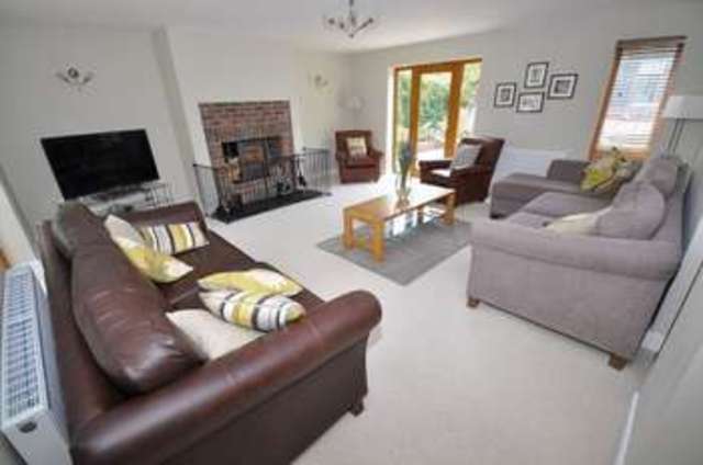  Image of 4 bedroom Detached house for sale in Clay Close Dilton Marsh Westbury BA13 at Clay Close Dilton Marsh Westbury, BA13 4DU