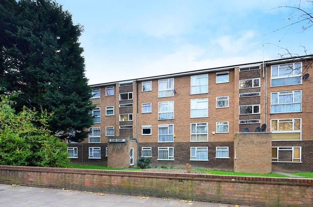  Image of 2 bedroom Flat for sale in Stamford Hill London N16 at Clays Court  Stamford Hill, N16 5TZ