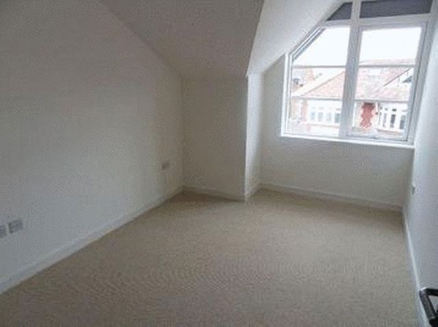  Image of 2 bedroom Flat to rent in Churchill Avenue Harrow HA3 at 65 Northwick Avenue Kenton Harrow, HA3 0AX