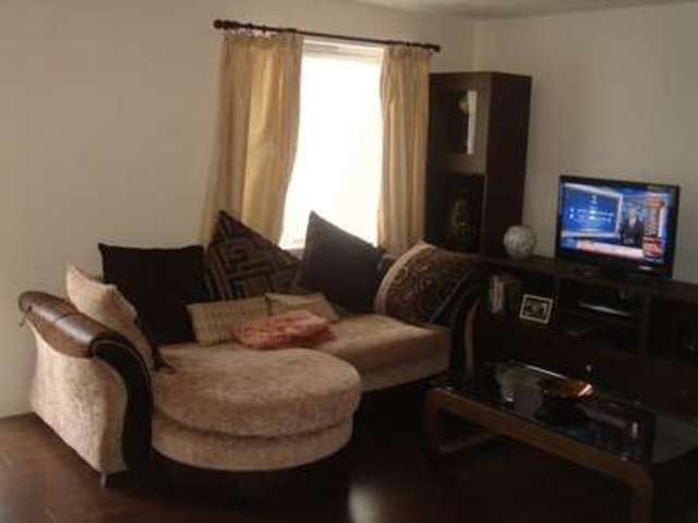  Image of 3 bedroom Flat to rent in Northwick Avenue Harrow HA3 at Northwick Avenue  Harrow, HA3 0DG