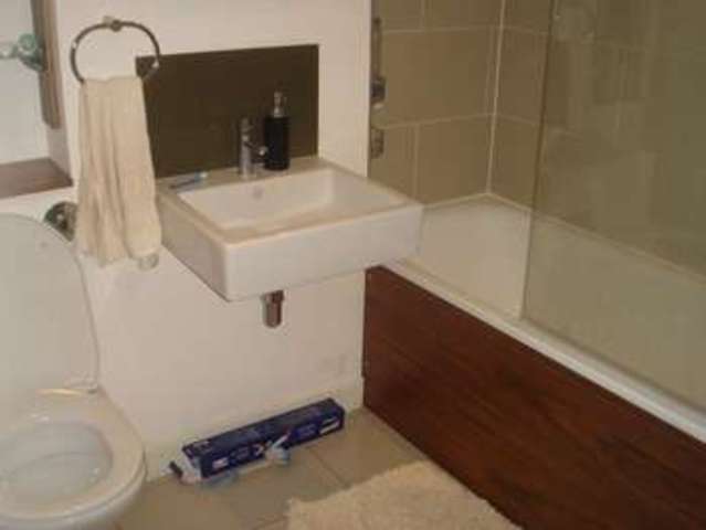  Image of 3 bedroom Flat to rent in Northwick Avenue Harrow HA3 at Northwick Avenue  Harrow, HA3 0DG
